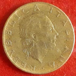 200 Lire Coin Obverse